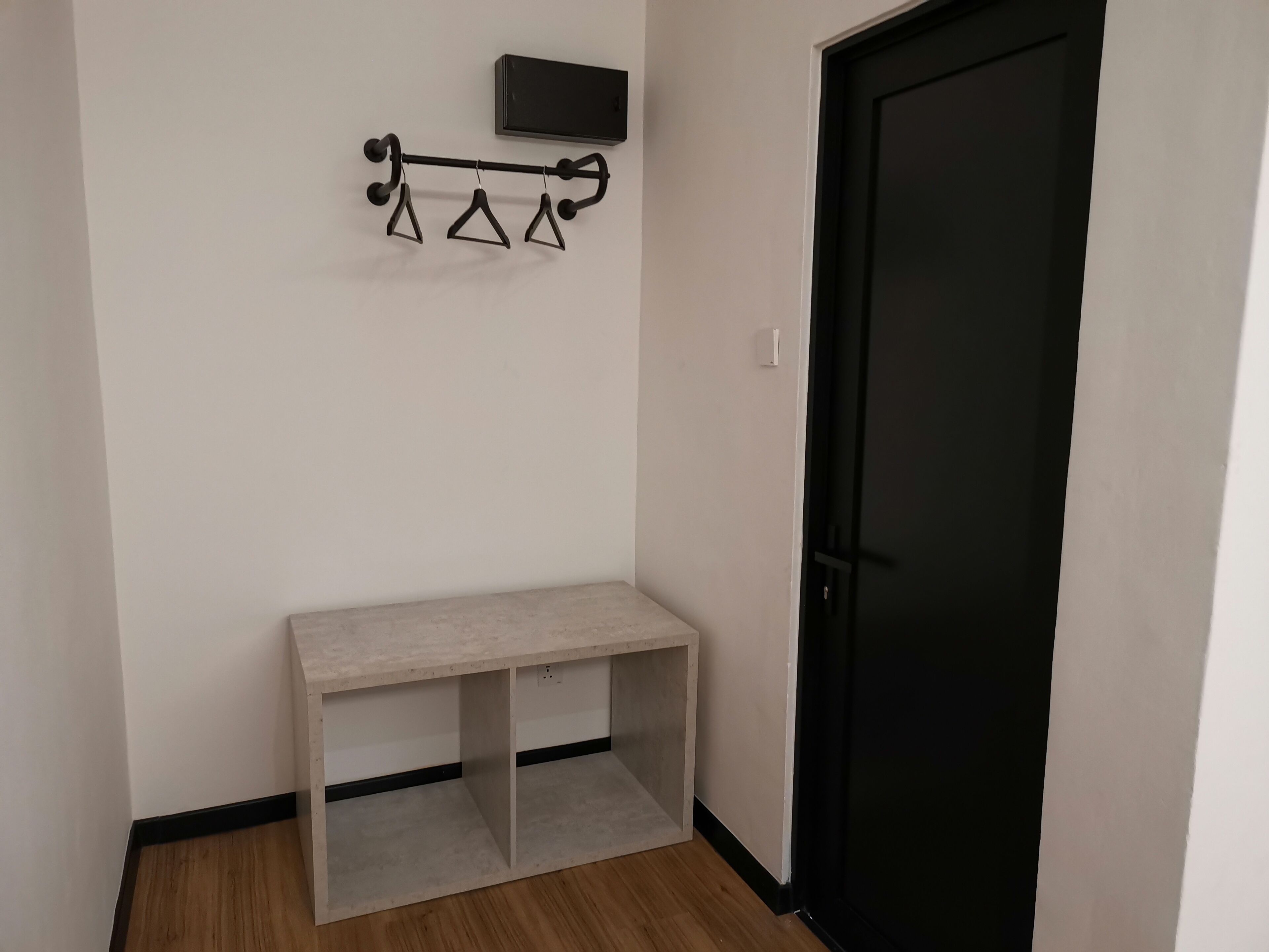 desk, soundproofing, iron/ironing board, bed sheets