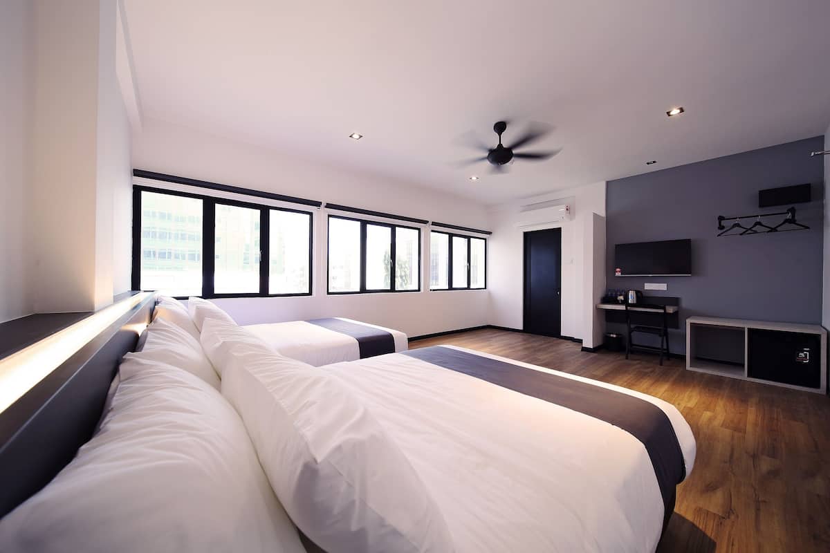 deluxe family-4 room | desk, soundproofing, iron/ironing board, bed sheets