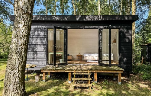 Lovely home in Askeby with WiFi