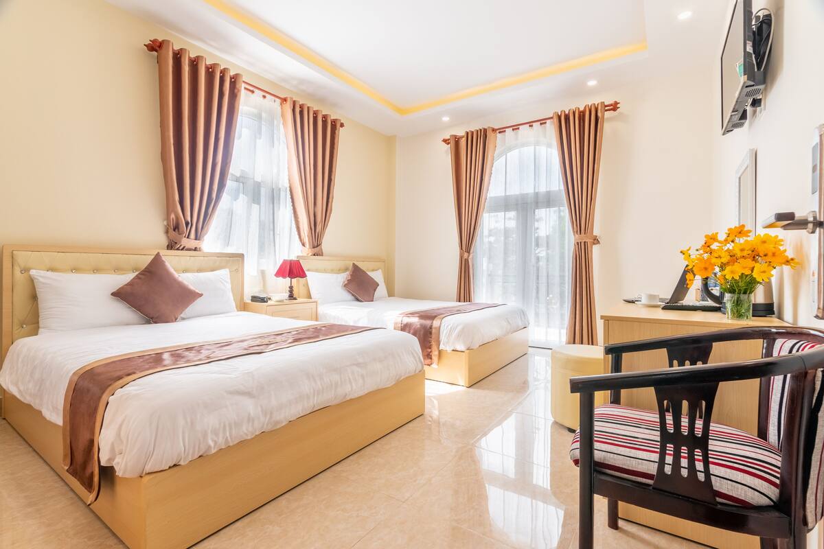 Minibar, desk, blackout curtains, free WiFi