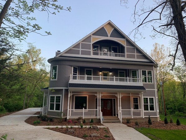 Exterior - Cottage of Castlewood (Ballwin)