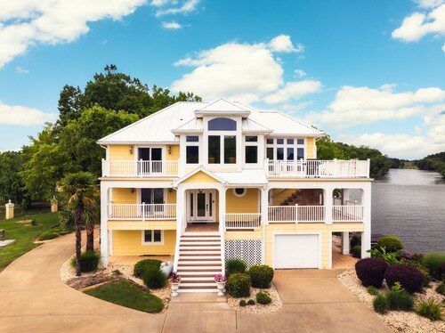 Banana Point Rental at River Rocks Landing