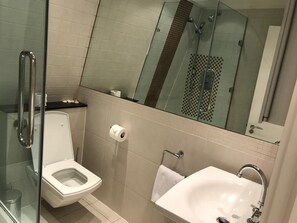 Bathroom - Stylish 2 Bedroom Mews in Central London (London)