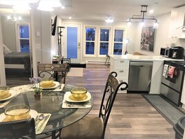 Deluxe Apartment, 1 Bedroom | 1 bedroom, Egyptian cotton sheets, premium bedding, pillowtop beds