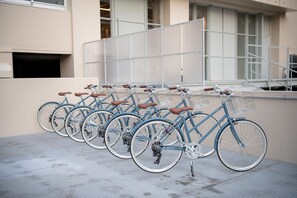 Bicycling - KAIKA TOKYO by THE SHARE HOTELS (Tokyo)
