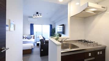 Standard Room | Private kitchenette | Fridge, microwave, stovetop