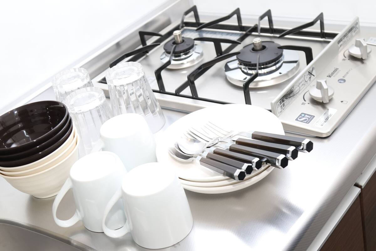 standard room | private kitchenette | fridge, microwave, stovetop