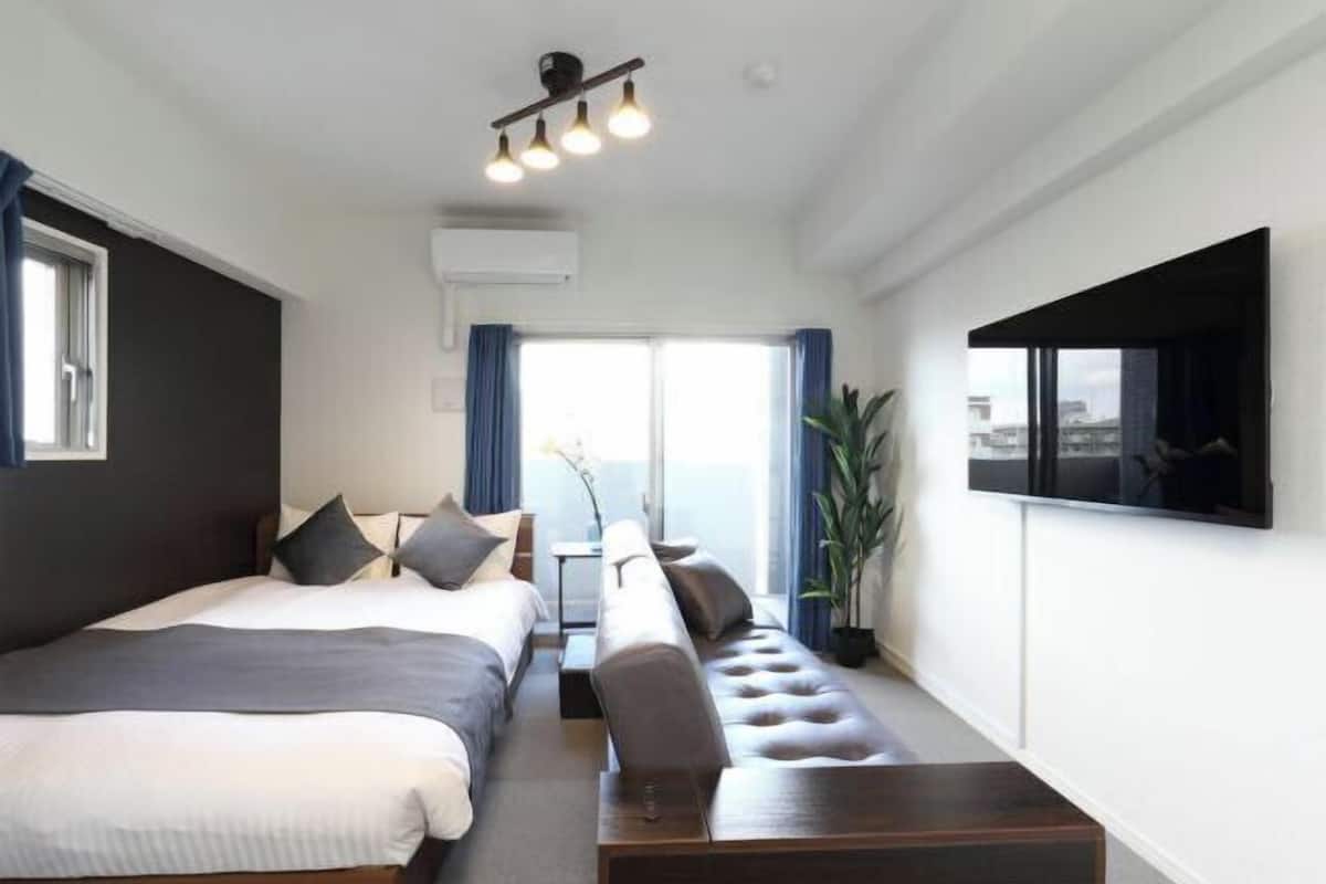 Iron/ironing board, free WiFi, bed sheets