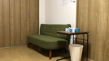 Blackout curtains, free WiFi, bed sheets