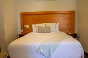 Standard Studio | 1 bedroom, minibar, in-room safe, individually furnished - Casa Palo Verde  (Cabo San Lucas)