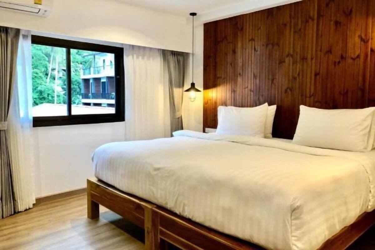 Een kluis op de kamer, een bureau, babybedden, gratis wifi