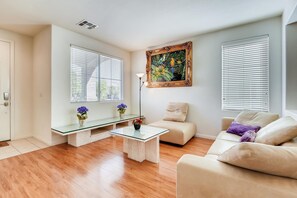 Televisión y chimenea 