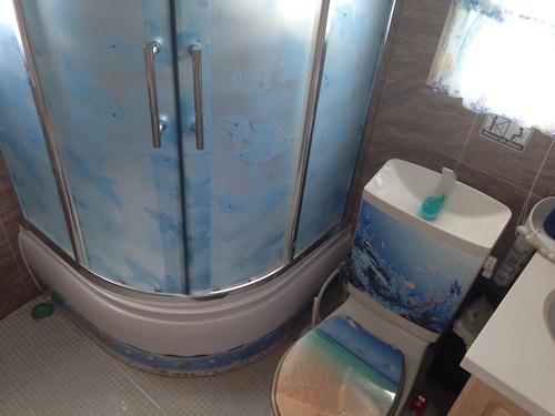 バスルームのシャワー