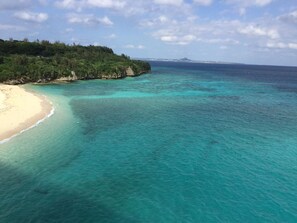 Beach nearby, white sand - Sesoko Terrace 1 (Motobu)
