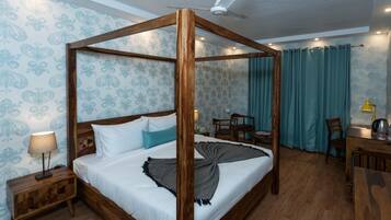 Luxury Room | Minibar, desk, soundproofing, free WiFi