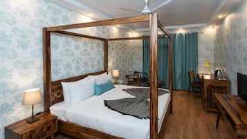 Luxury Room | Minibar, desk, soundproofing, free WiFi
