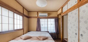 Hus - icke-rökare (Private Vacation Home) | Mörkläggningsgardiner, gratis wi-fi och sängkläder