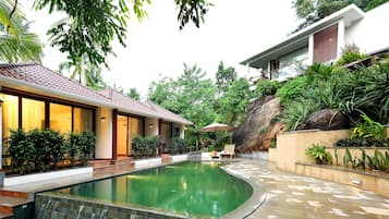 Comfort Double Room | Iron/ironing board, free WiFi, bed sheets