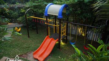 Children’s play area – outdoor
