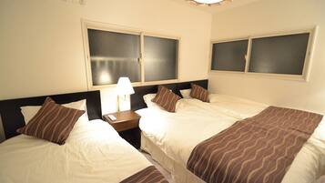 Private Vacation Home, Non smoking | 3 bedrooms, blackout drapes, free WiFi, bed sheets