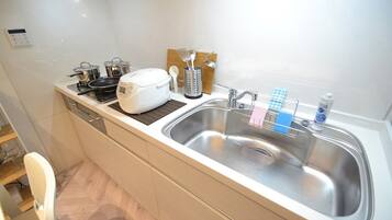 Private Vacation Home, Non smoking | Private kitchenette | Fridge, microwave, stovetop, coffee/tea maker