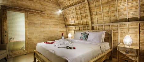 Minibar, desk, soundproofing, free WiFi