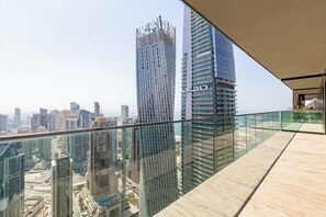 Superior Apartment, 2 Bedrooms, Non Smoking, Lake View | Terrace/patio - Luxury 2BR Marina Gate 3 (Dubai)