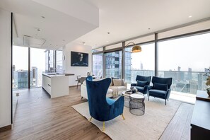 スーペリア アパートメント 2 ベッドルーム 禁煙 レイクビュー | 専用キッチン | 冷蔵庫、電子レンジ、コンロ、調理器具と食器