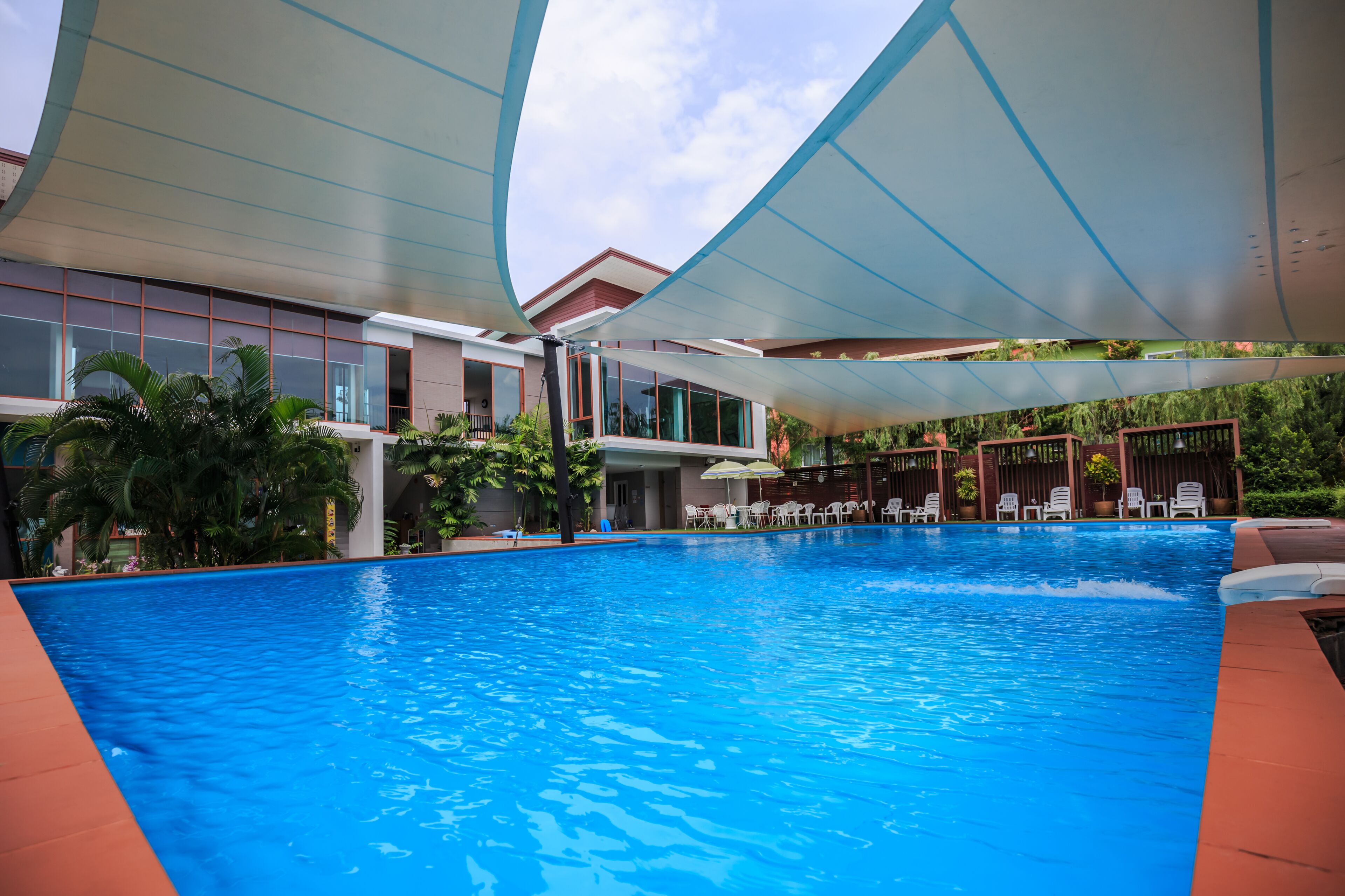 2 outdoor pools, open 7:00 AM to 9:00 PM, sun loungers