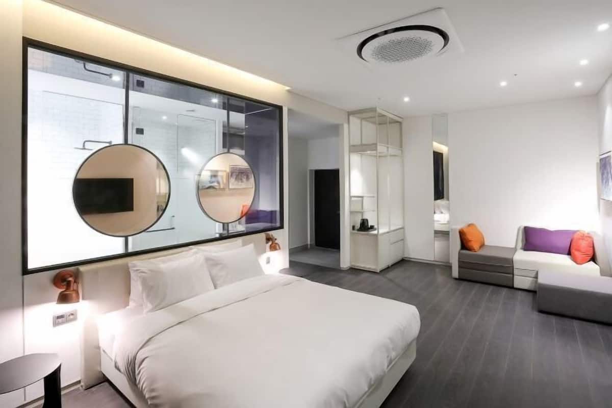 Down duvets, blackout curtains, soundproofing, free WiFi