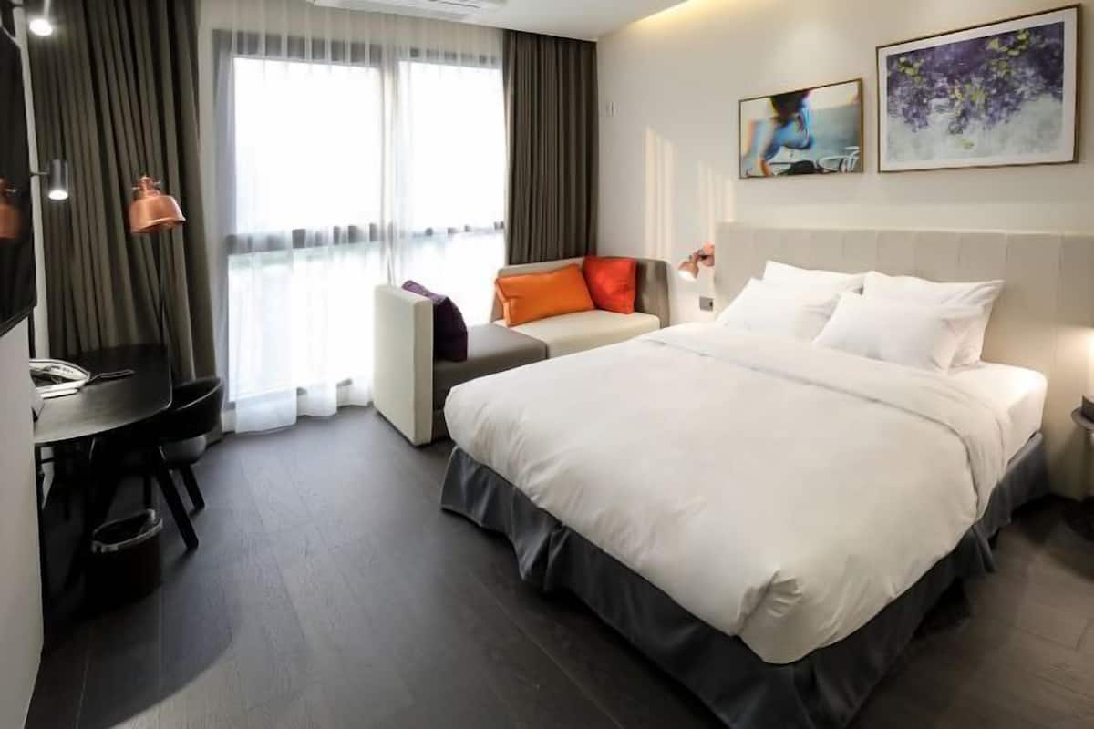 Down duvets, blackout curtains, soundproofing, free WiFi