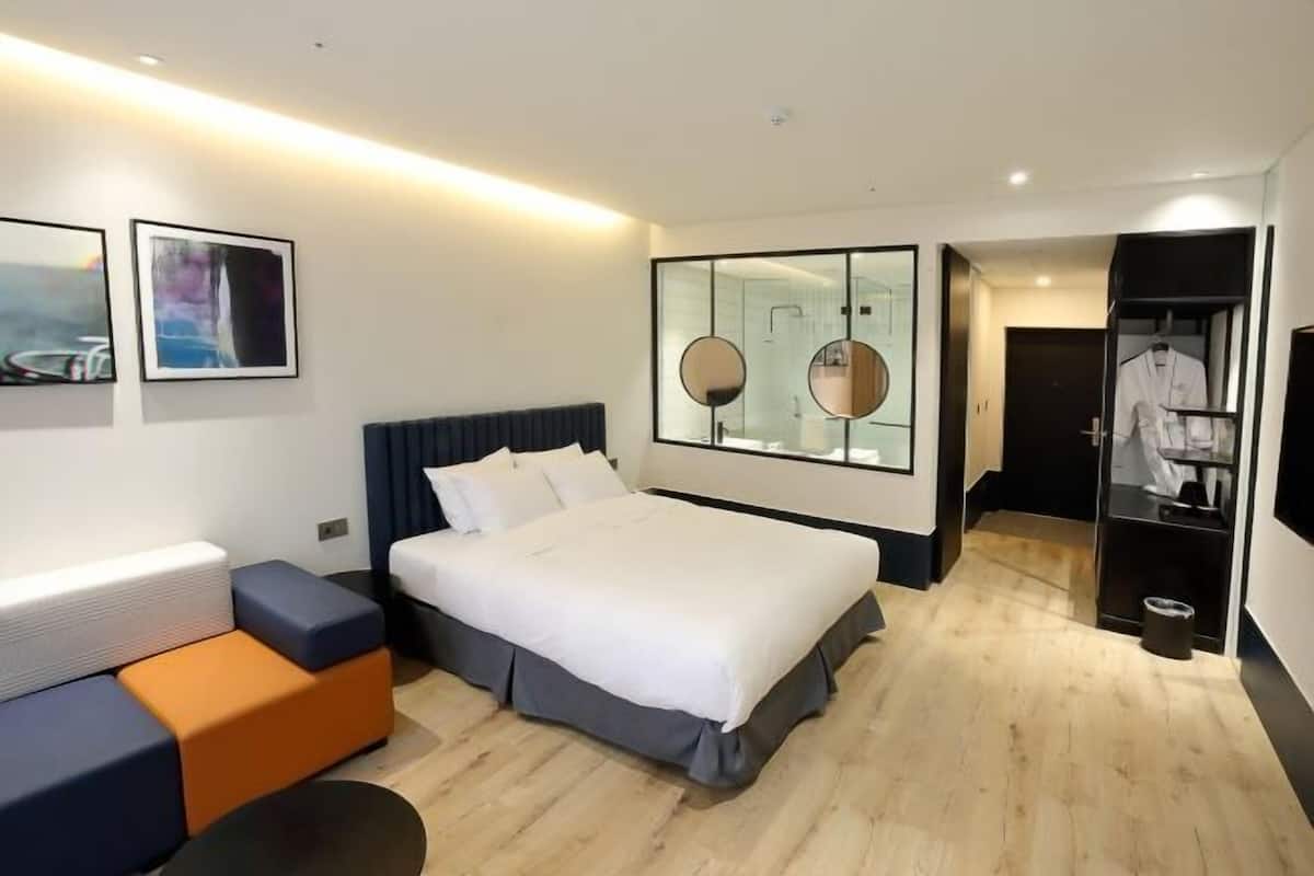 Down duvets, blackout curtains, soundproofing, free WiFi