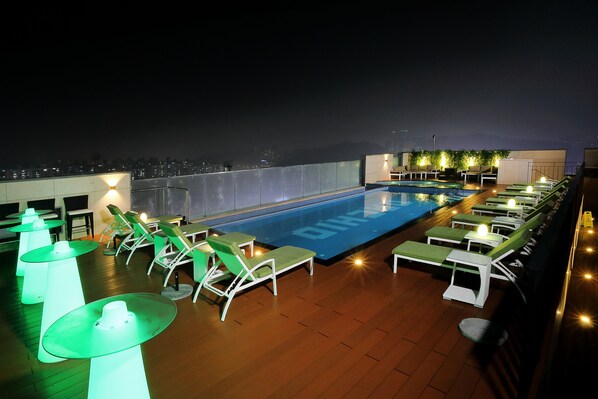 Seasonal outdoor pool