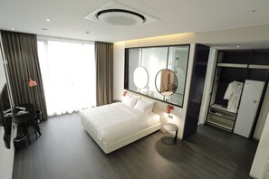 Luxury Room | Down comforters, individually decorated, individually furnished - Orchid Hotel (Wonju)