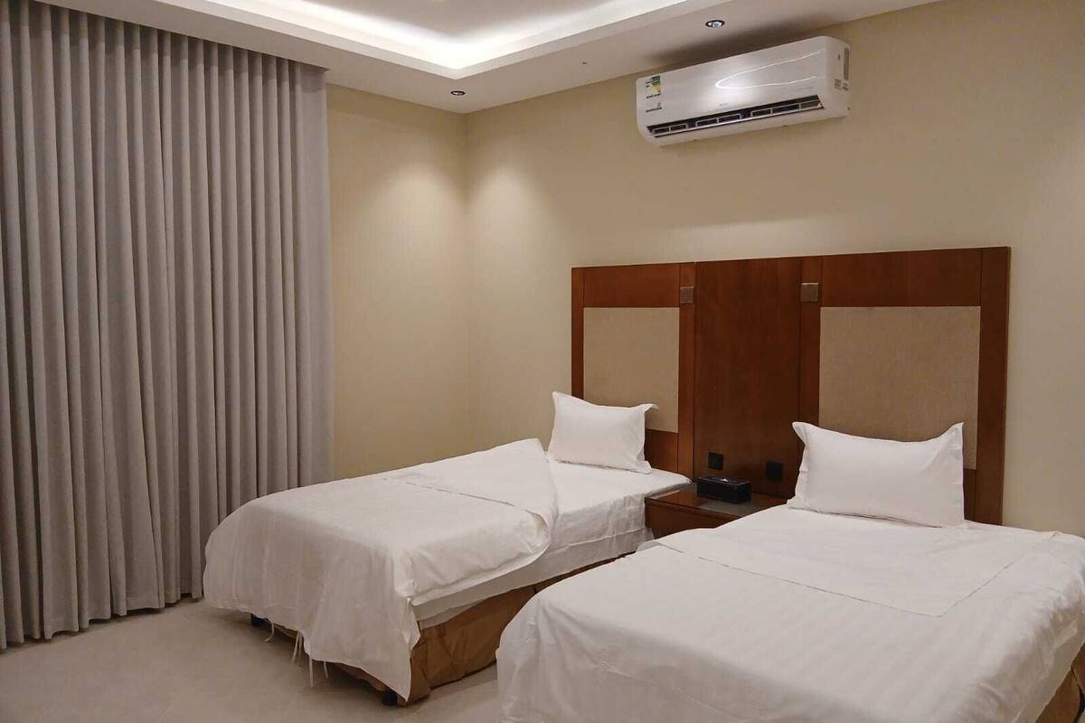 1 Schlafzimmer, Zimmersafe, individuell dekoriert