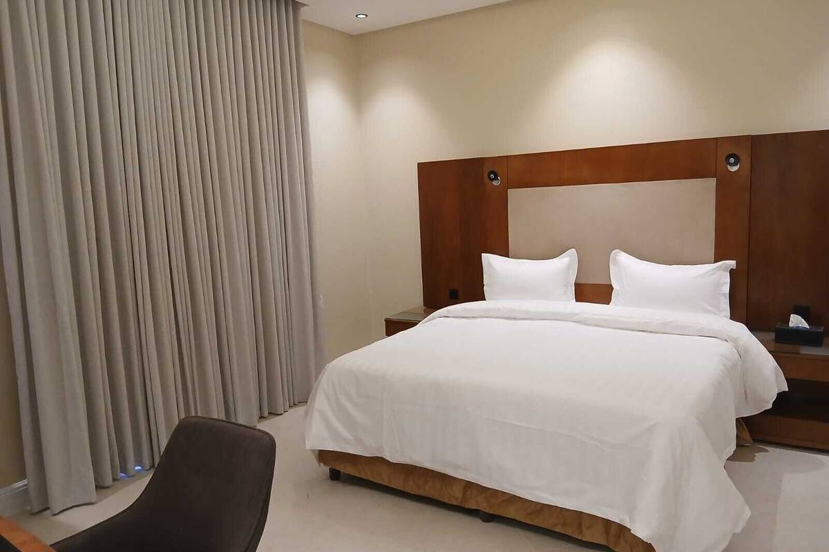 1 Schlafzimmer, Zimmersafe, individuell dekoriert