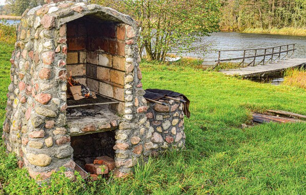 المنطقة المحيطة بالمنشأة