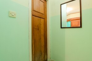 Standard Double Room | Desk, free WiFi, bed sheets - Satriafi Hotel by Zuzu (Pakem)