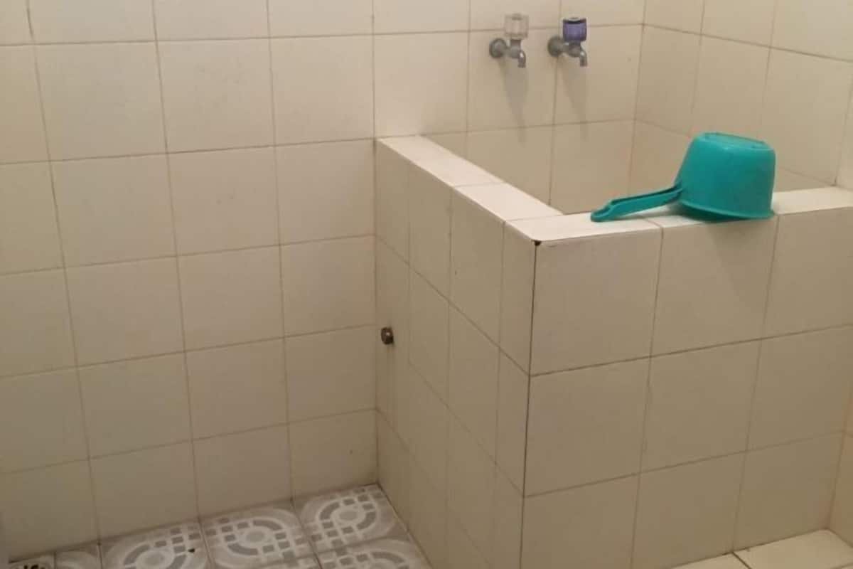 Bathroom | Shower, towels