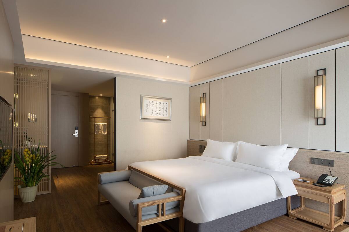 Premium-Doppelzimmer | Schreibtisch, Verdunkelungsvorhänge, kostenloses WLAN, Bettwäsche