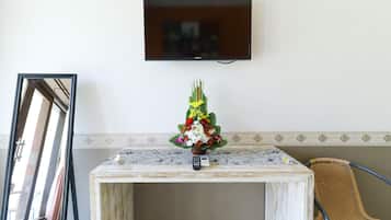Standard Double Room | Desk, laptop workspace, soundproofing, free WiFi