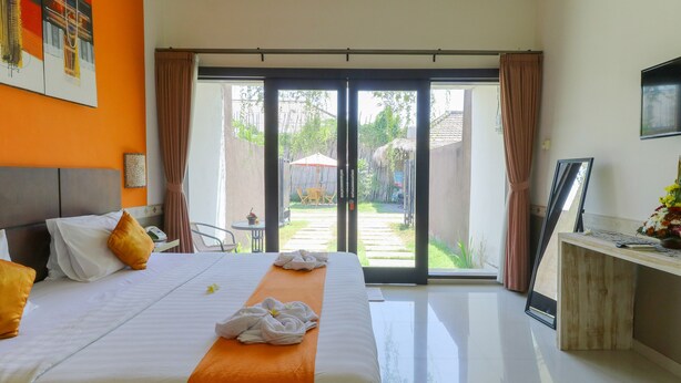 Standard Double Room | Desk, laptop workspace, soundproofing, WiFi (free) - Ninja Suite Villa (Denpasar)