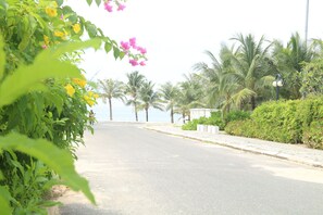Beach nearby, white sand - Green Tree Hotel Phu Quoc (Phu Quoc)