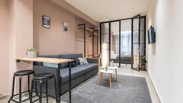 Deluxe Loft, 1 Bedroom (Amber) | Meja, langsir/tirai gelap terus, kalis bunyi, katil bayi/kot (percuma)