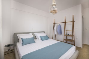 3 bedrooms, in-room safe, desk, iron/ironing board