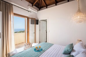 3 多间卧室、客房内保险箱、办公桌、熨斗/熨衣板