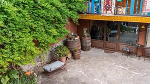 Exterior detail - Dayroom Art Hotel (Tbilisi)