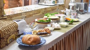 Breakfast buffet - Dayroom Art Hotel (Tbilisi)
