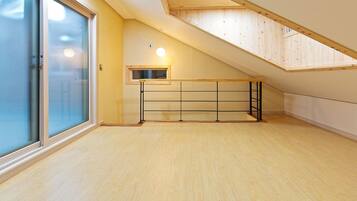 Duplex | Living area | Flat-screen TV