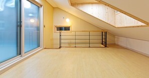 Duplex | Living area | Flat-screen TV - Kakao Pension (Boryeong)